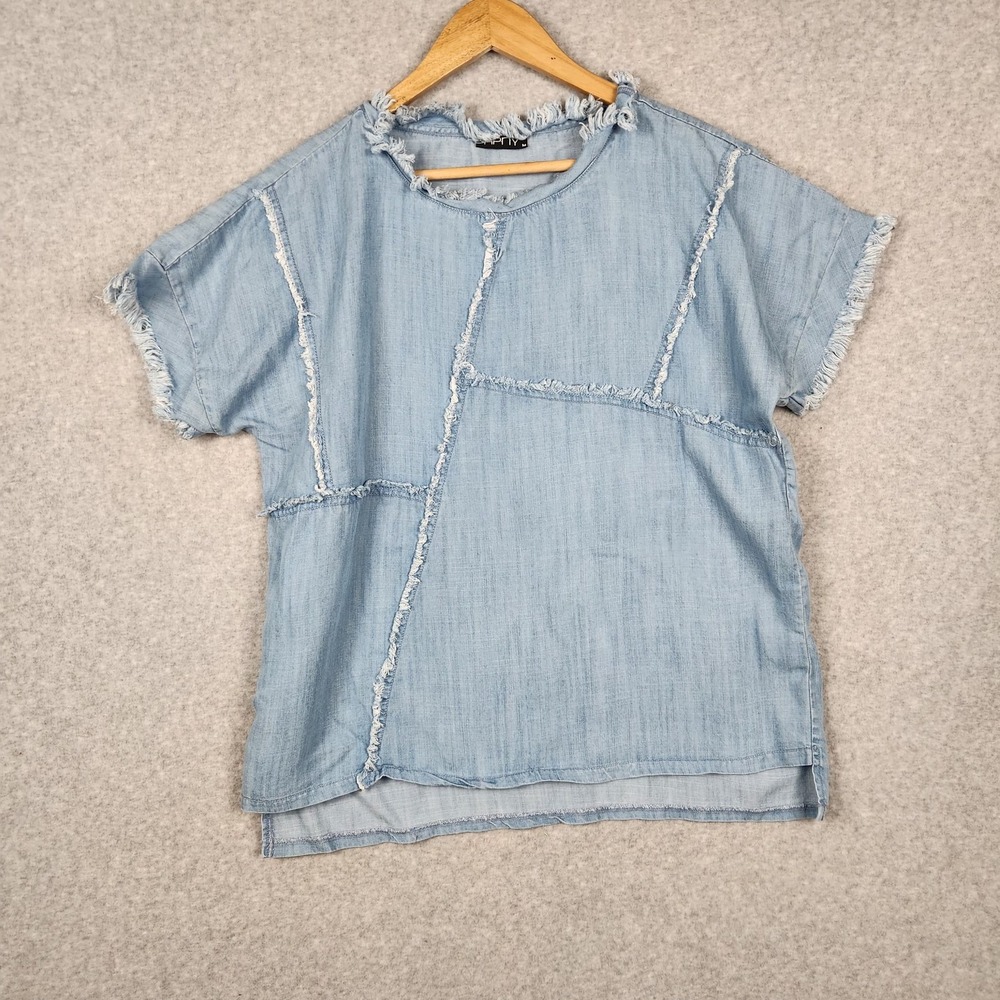 Frayed Chambray Short Sleeve Tee in Light Blue